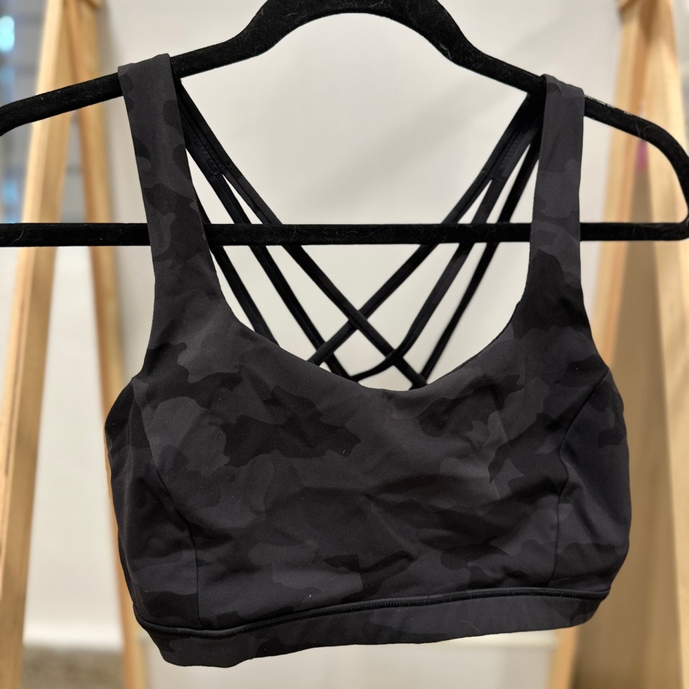 Lululemon Wunder Train Strappy Sports Bra